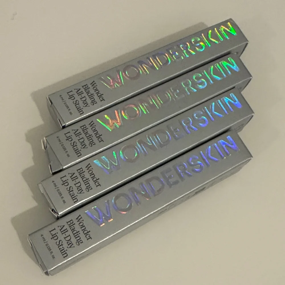 Wonderskin Lip Stain, Black Vinyl limited edition - Picture 4 of 7